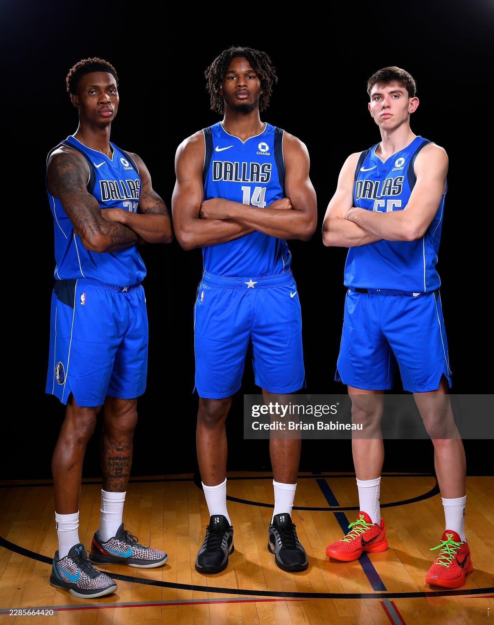 MFFL 我很喜欢这张合影。MFFL独行侠交易得到里萨谢NBA夏季联赛