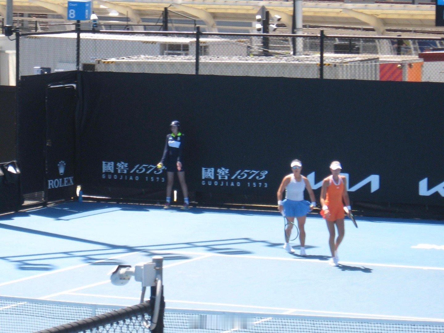 🇨🇳郭涵煜/梅拉德诺维奇 6-1 4-6 6-2战胜帕芙柳琴科娃/陶森，晋级