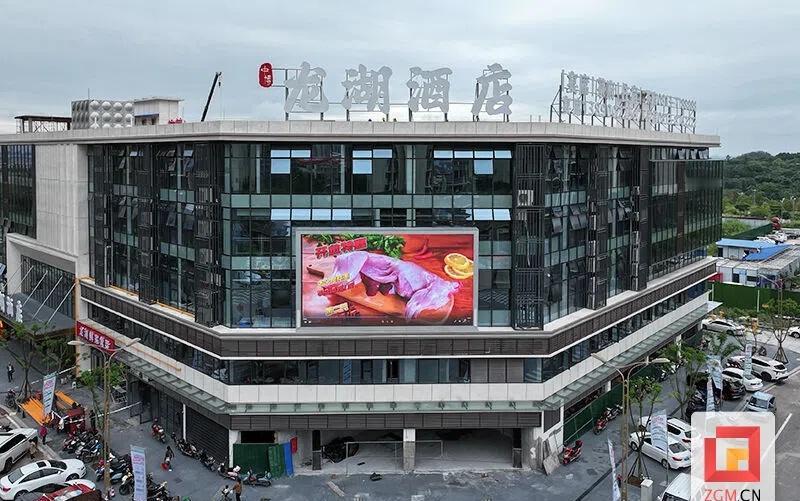 【沿滩新城龙湖公园里城市综合体落成 丰富区域社交与商务活动空间】近日，位于自贡市