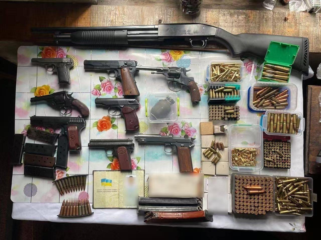 俄乌战争还是演变成了，21世纪的“第二次世界大战”，乌克兰安全部队现在是什么武器