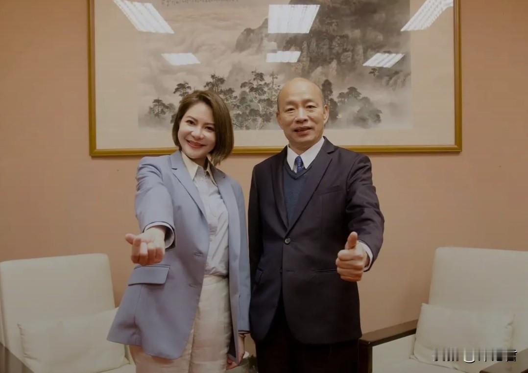 20260430国民党立委陈菁薇脸书发文：
秃子跟着月亮走，我们跟着秃子走；
老