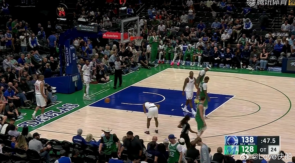 这猪头，还不给小卡换下去了！ 