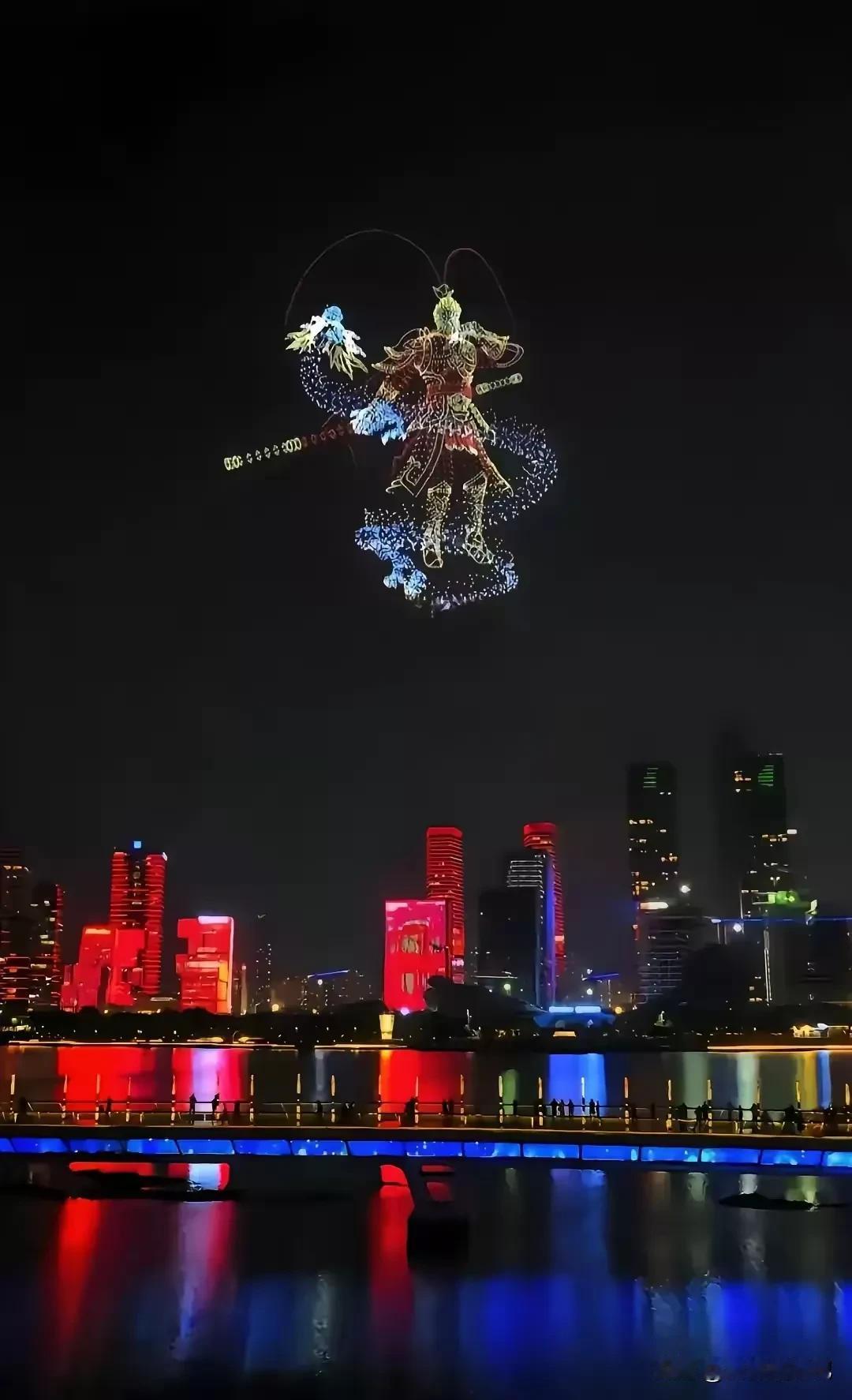 中华民族是最热爱和平最包容的民族，56个民族不分信仰都可以和睦相处，中国的崛起只