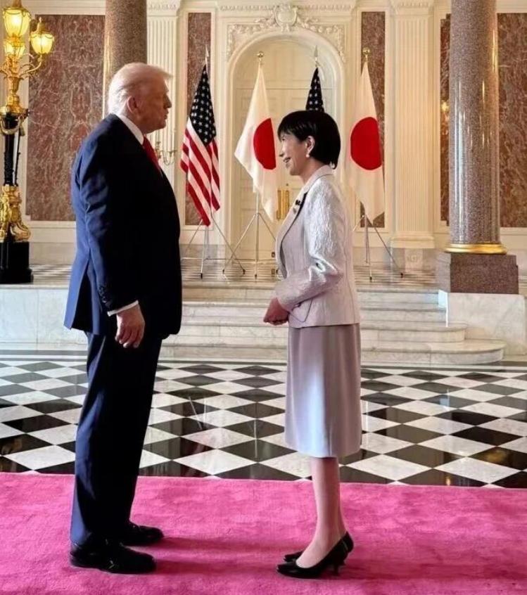 她的懂事，足以让美国总统心疼了。美国总统去日本访问，高市早苗提前把东京地标点亮。