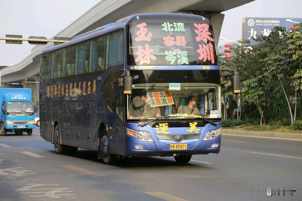 广东深圳市曾经的省际长途线路（七），不知还有多少在跑？
玉林—深圳
衡阳—深圳