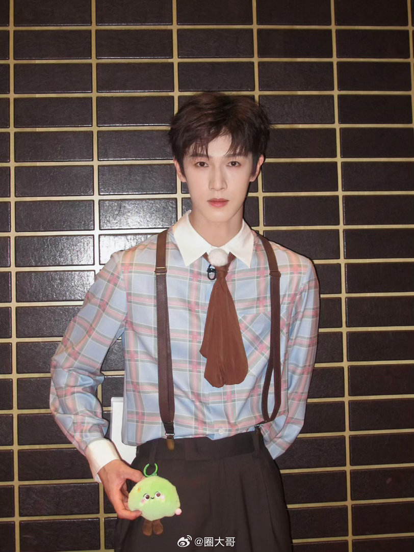 李昀锐工作室为剧宣改名李昀锐《冰湖重生》即将开播，工作室水灵灵的改名为《冰湖重生