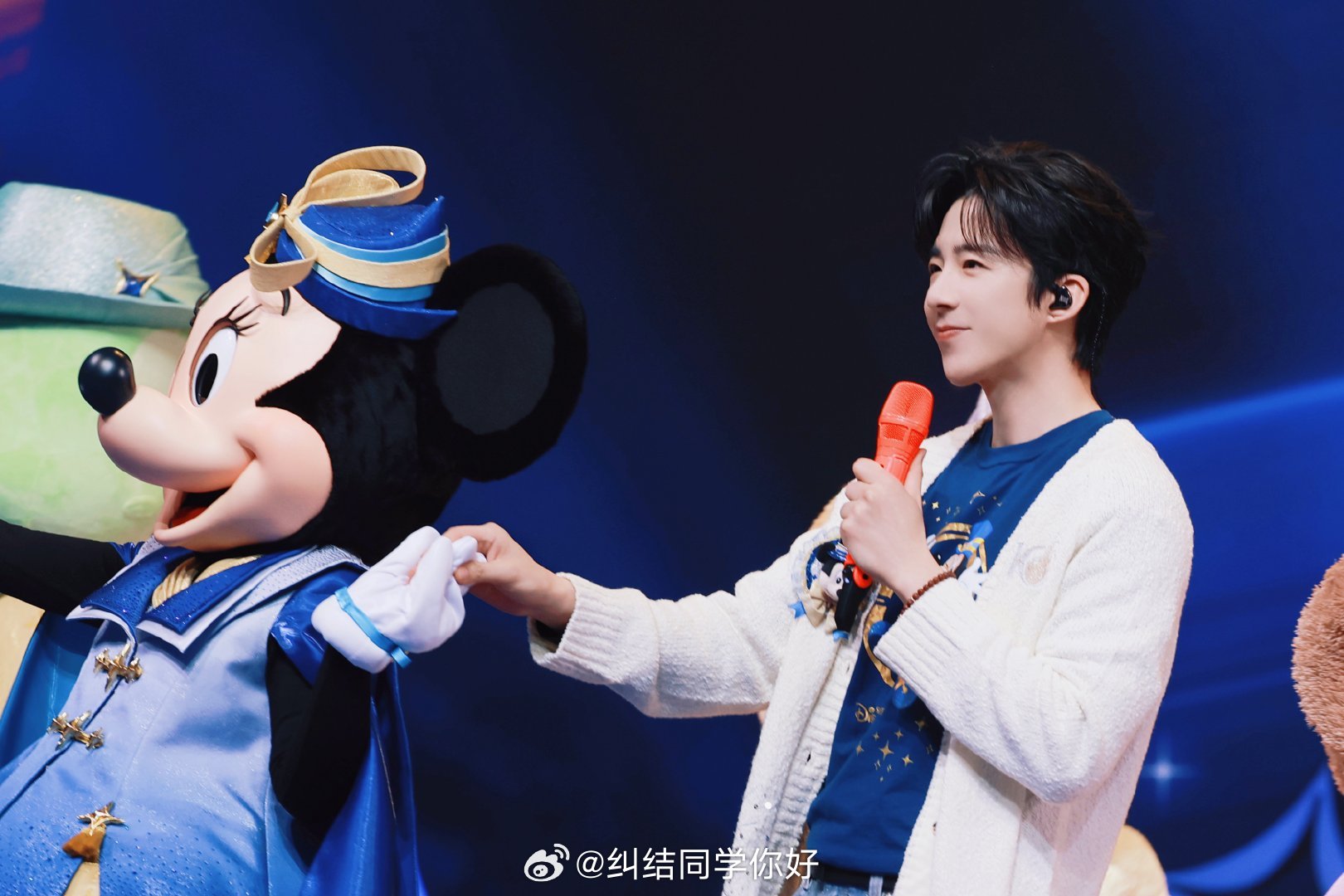 刘宇宁迪士尼王子回家全是快乐的回忆，一起去世界上最快乐的地方玩哦！ 