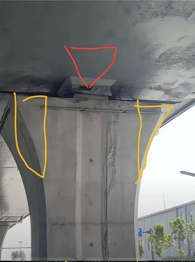 现在的桥梁建设有点看不懂了，桥墩设计那么大，受力点是红色部分，黄色部分并不受力，