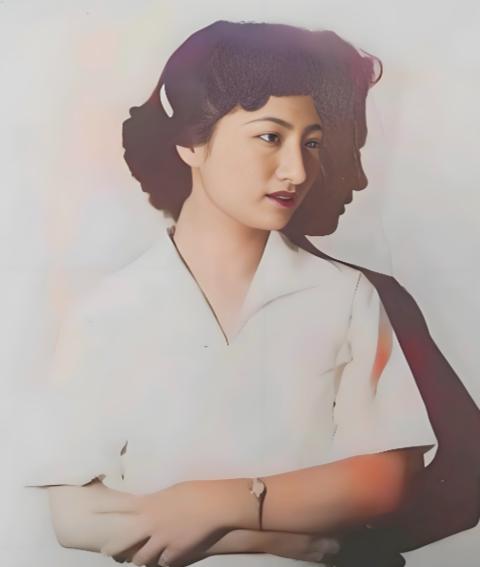 1949年，31岁的国民党美女特工张春莲，为了活命，隐姓埋名找到了一个老实农民，