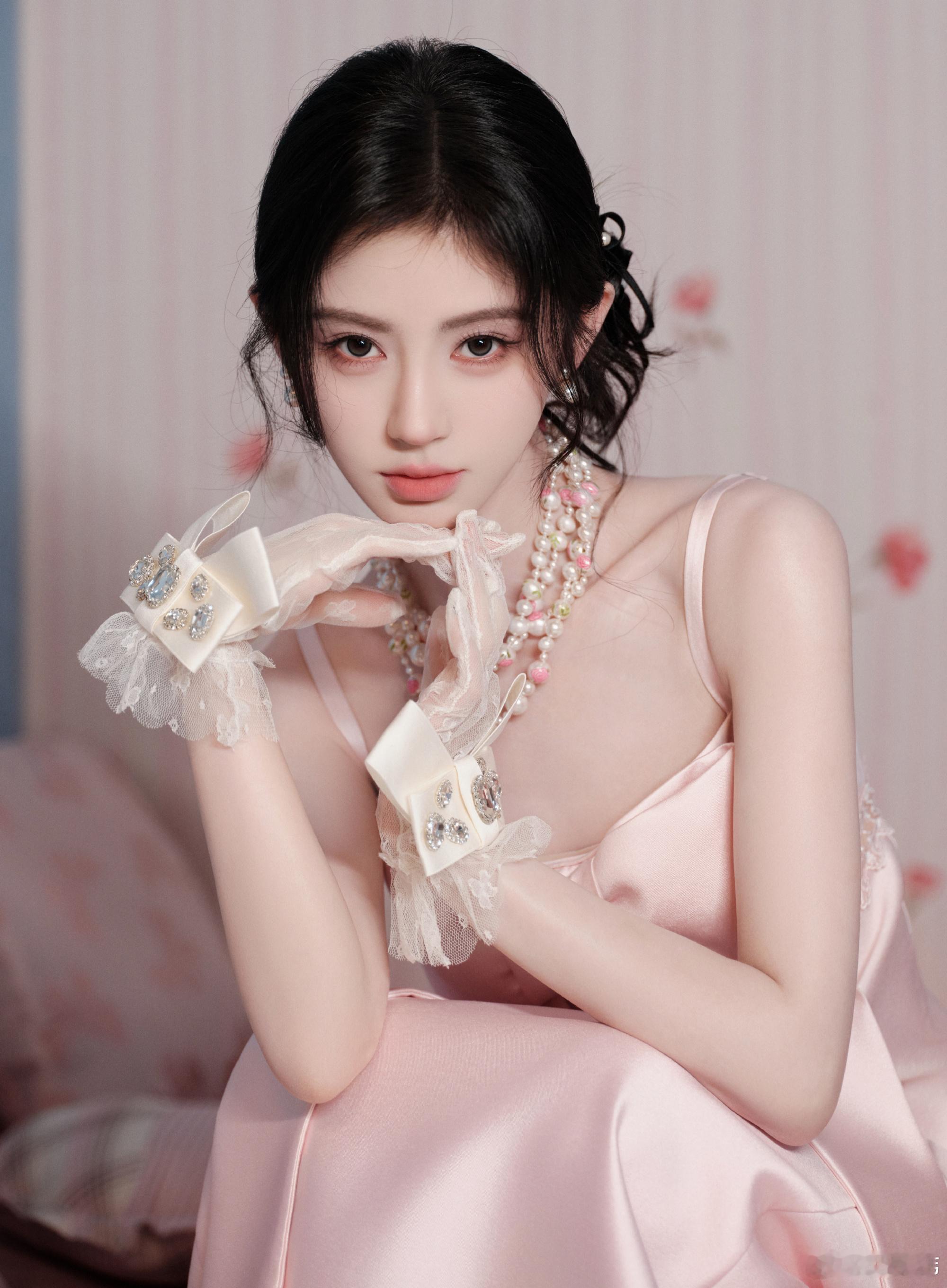 jjy鞠婧祎万花世界jjy鞠婧祎苏绿夏“把我的思念化成风吧 让风吹到你耳边.”