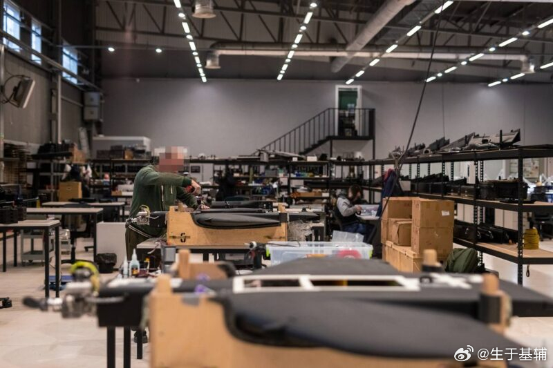 【泽连斯基谈扩大无人机生产规模：已与四国联合生产】网页链接乌克兰总泽连斯基表示，