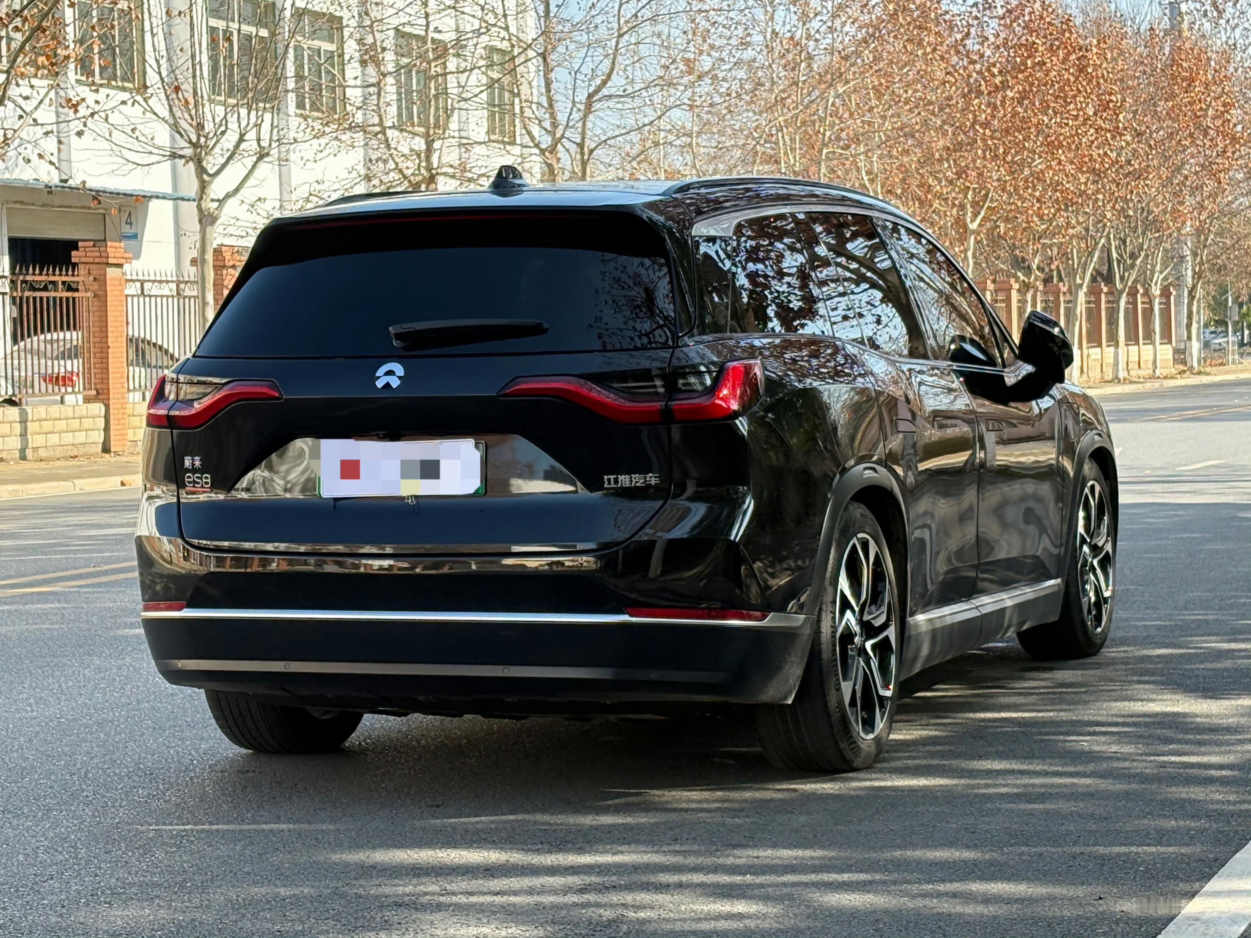 春节前给客户淘的这辆蔚来ES8，他开了三个月，现在想卖了。蔚来ES8签名版6座1