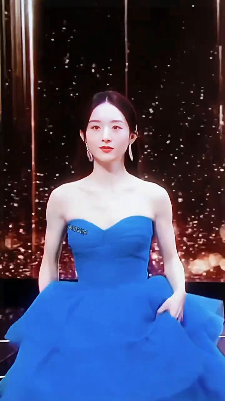 海哥娱乐。
记得点赞关注哦，我的粉丝最好看。