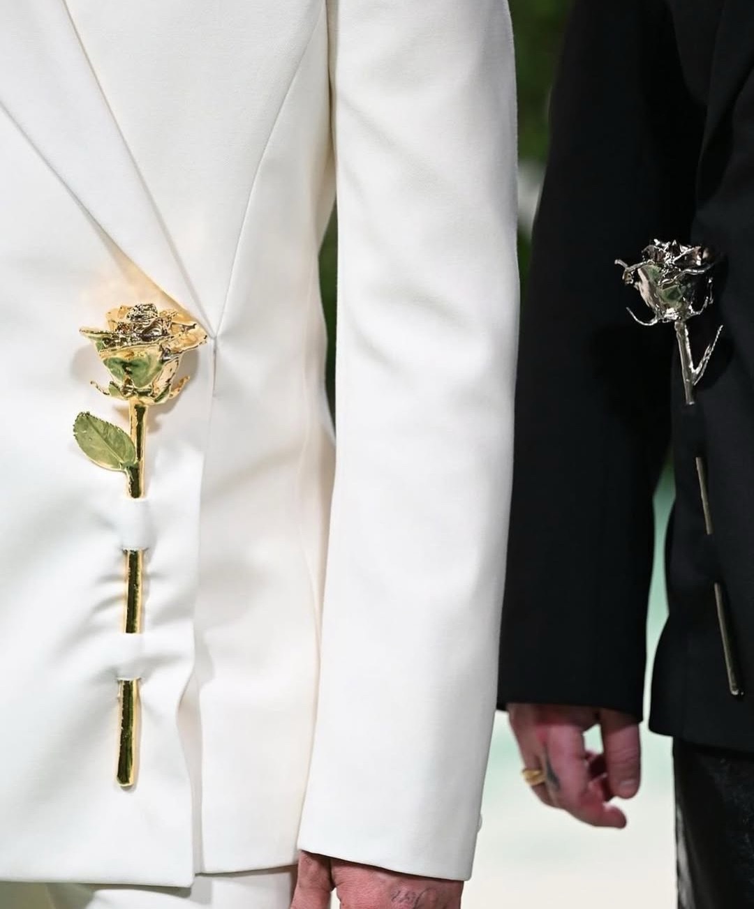 时尚灵感解读 明星造型参考：王一博、朱一龙、于适、任嘉伦男生配饰分享，胸针、项链