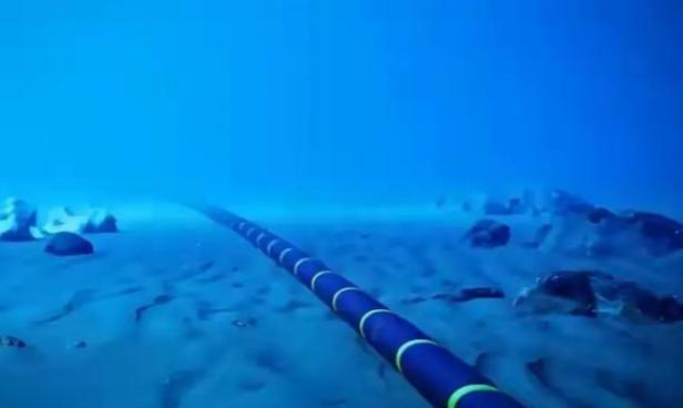 难怪美国对我们下死手，原来中国干了件连美英日都害怕的事情！

全球互联网跑得飞快