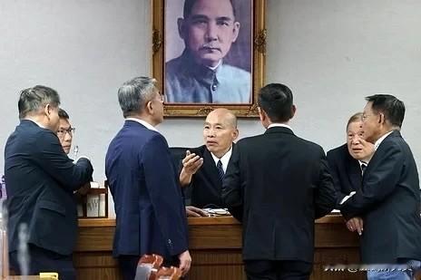韩国瑜今（26日）针对“无人机相关条例”草案举行朝野协商，朝野党团对无人机条例仍