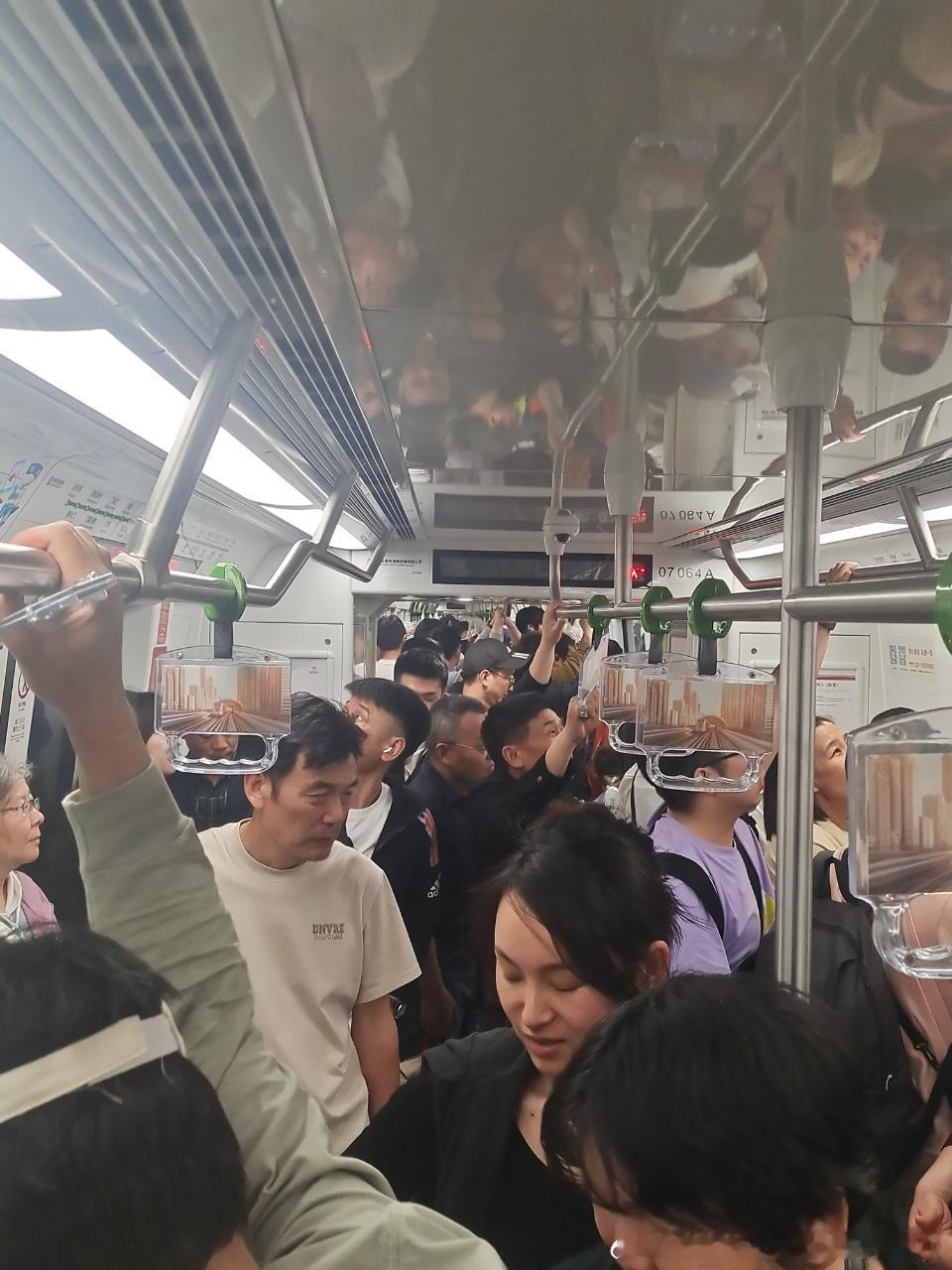 南京地铁【 南京地铁S2号线宁马城际南京地铁7号线 】投稿：2026年5月1日（