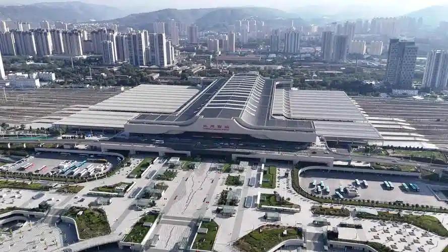 兰州西站启用已十余年,南广场却长时间未能建设的原因深度分析

兰州西站自2014