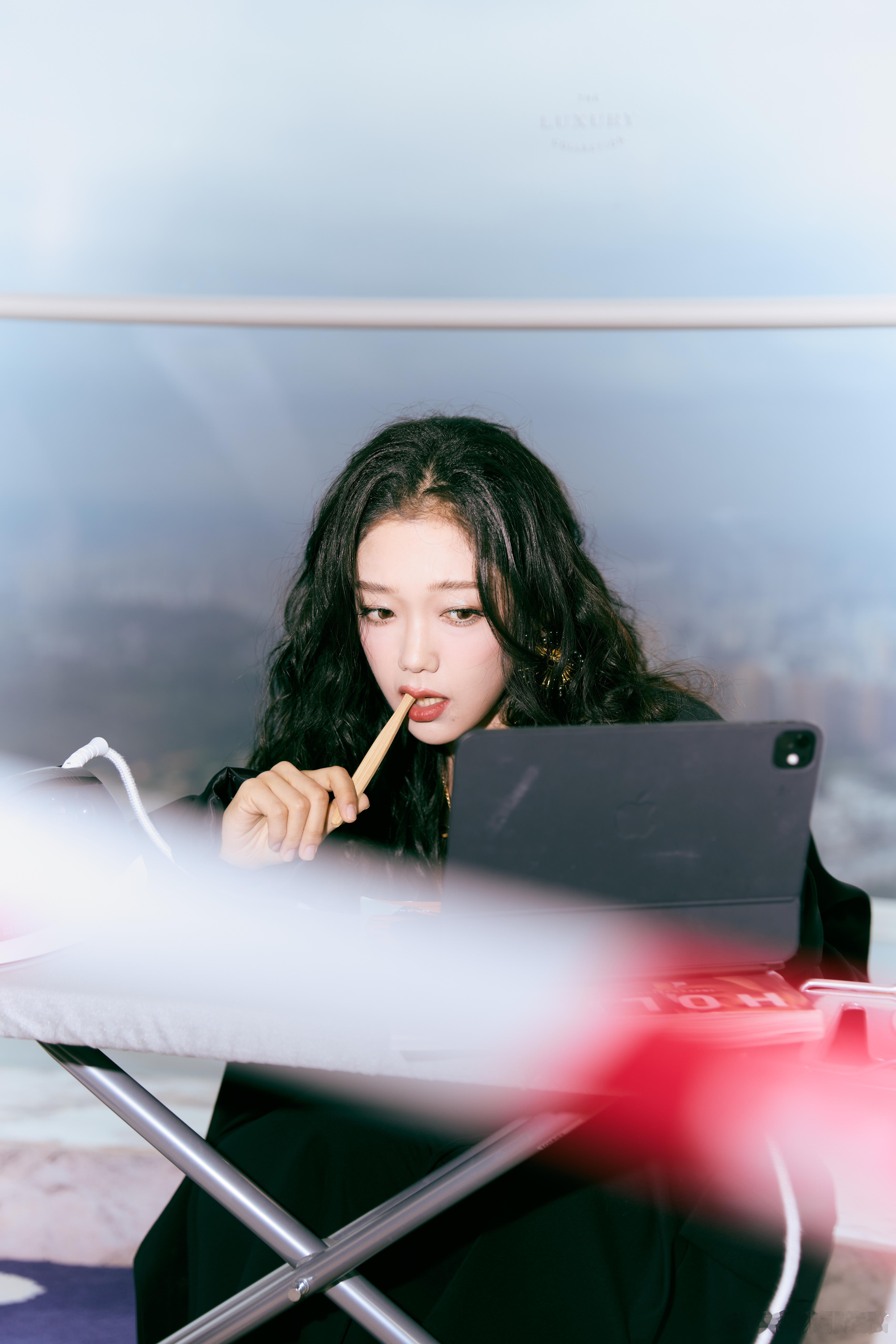 希林娜依高[超话] 在复制粘贴的时代，你是手写的诗[鲜花] ​​​