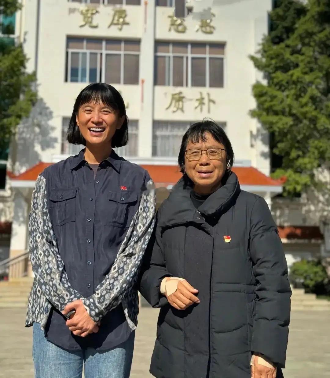 宋佳说了，不想再拍贫困山村教师题材的电影了，因为在塑造张桂梅的形象时终于明白贫困