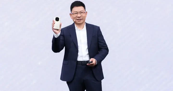 HUAWEI Mate X7正式發布，折疊引領者，巔峰之上再突破