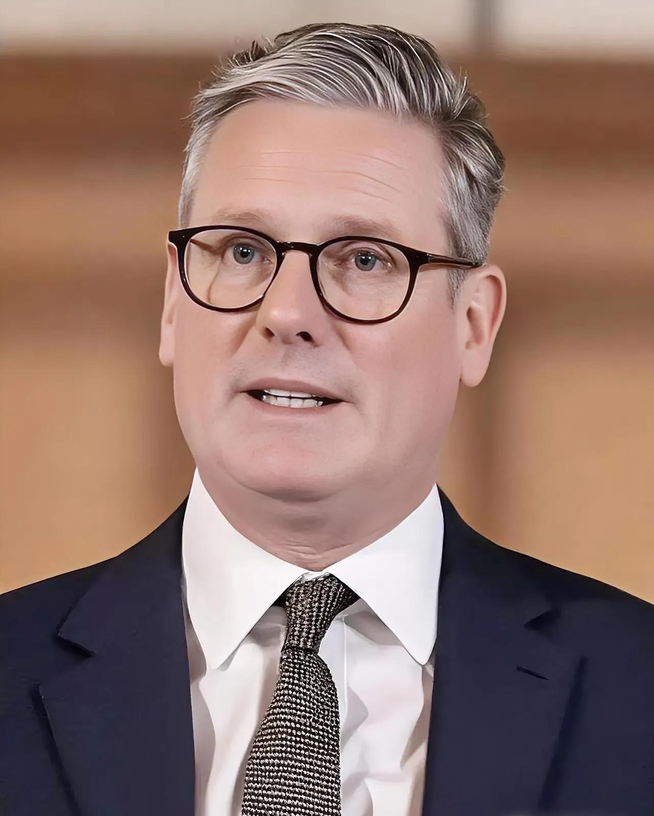 就在刚刚
英国首相宣布了
2025年8月8日，英国首相斯塔默公开指责以色列升级加