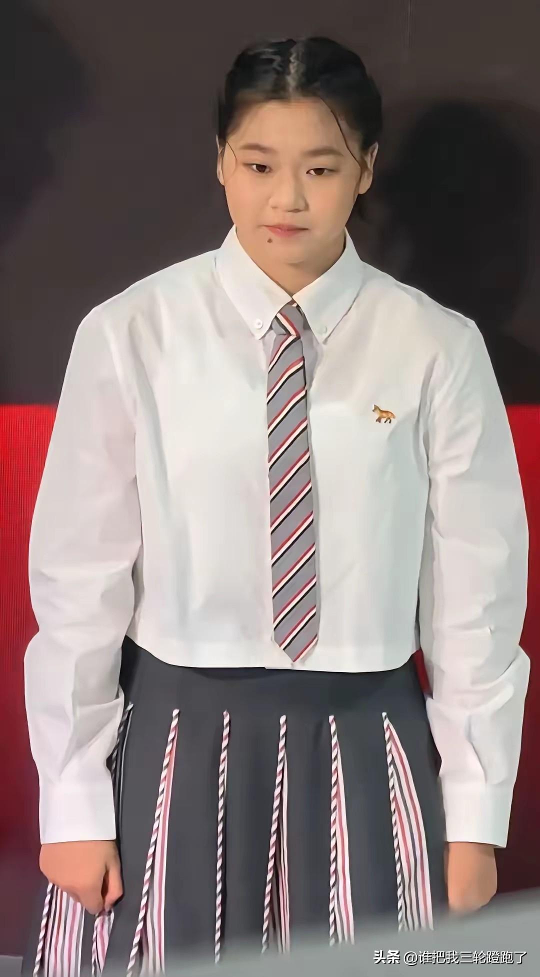 李宁这下子肠子都悔青了。
他万万没想到，全红婵成为万家乐首位全球代言人。仅仅是官