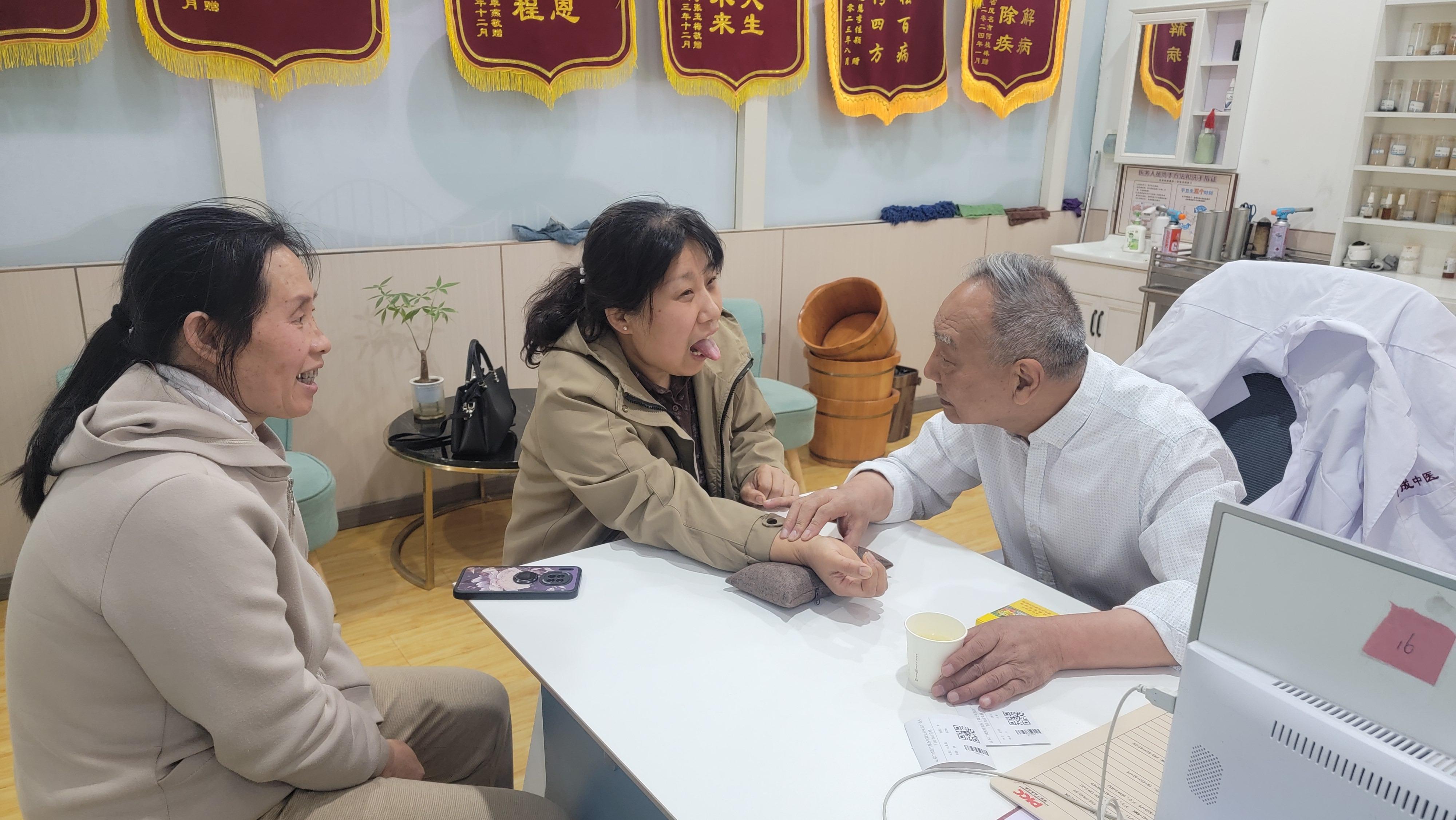 釜底无薪、命门火衰、水不化气、饮入即尿、口干不渴、尿清长的核心病机，给你纯温和、