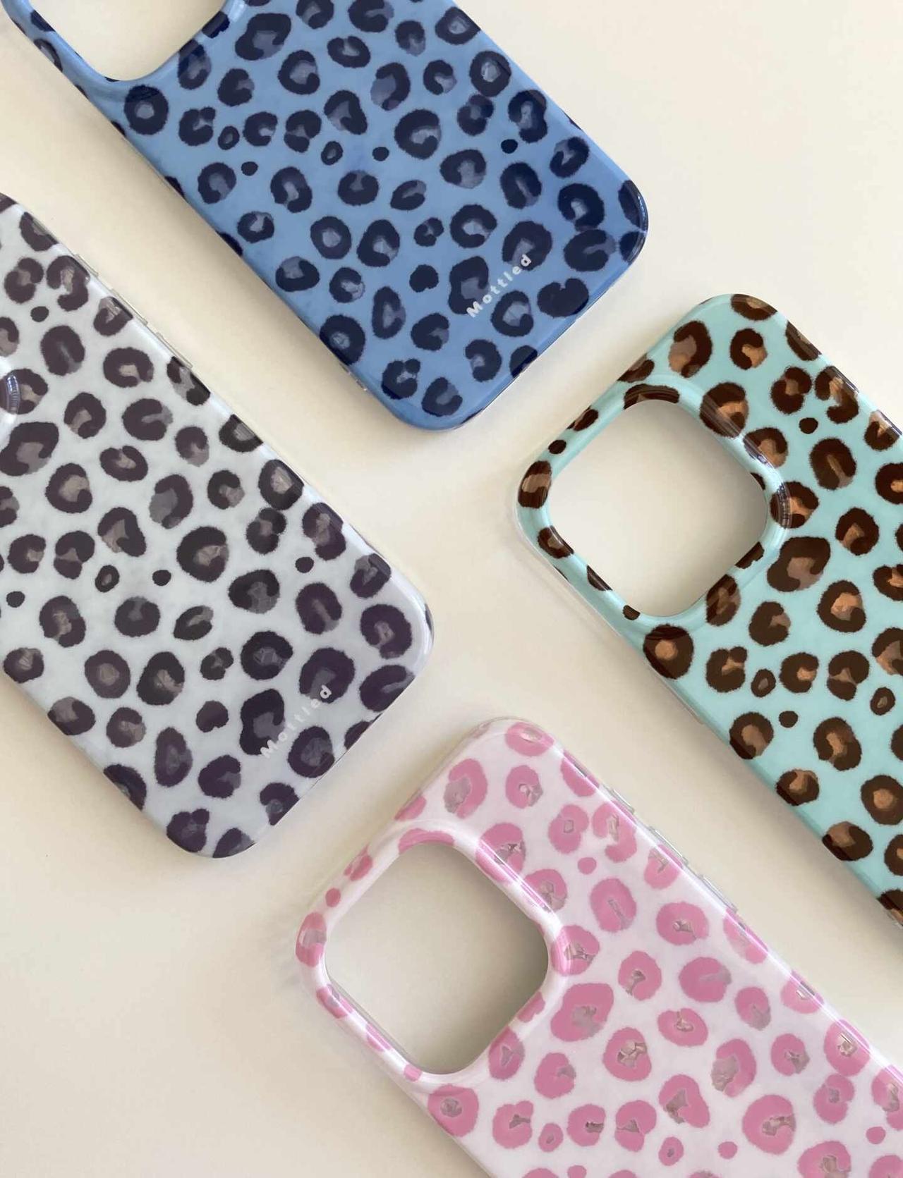 豹纹🐆手机壳选哪个？
四选一好难呀[害羞]
成年人不做选择！全都要！！！！
手