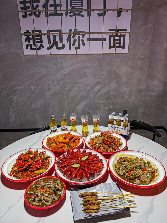 在厦门！！王一博是真的很会吃…