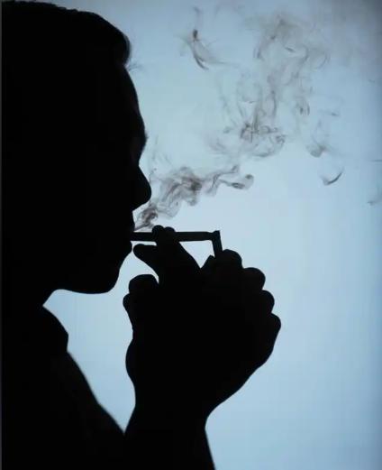 在今天的社会中，吸烟的危害早已为人们所熟知，但往往我们对“二手烟”对身体健康的危
