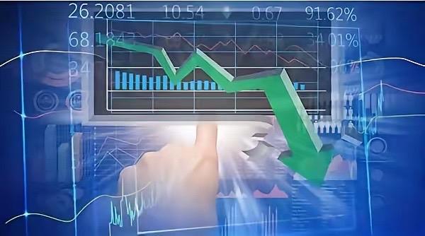 今日A股大幅低开下跌，开盘就绿油油一大片近4900股下跌，上演“黑色星期四”，如