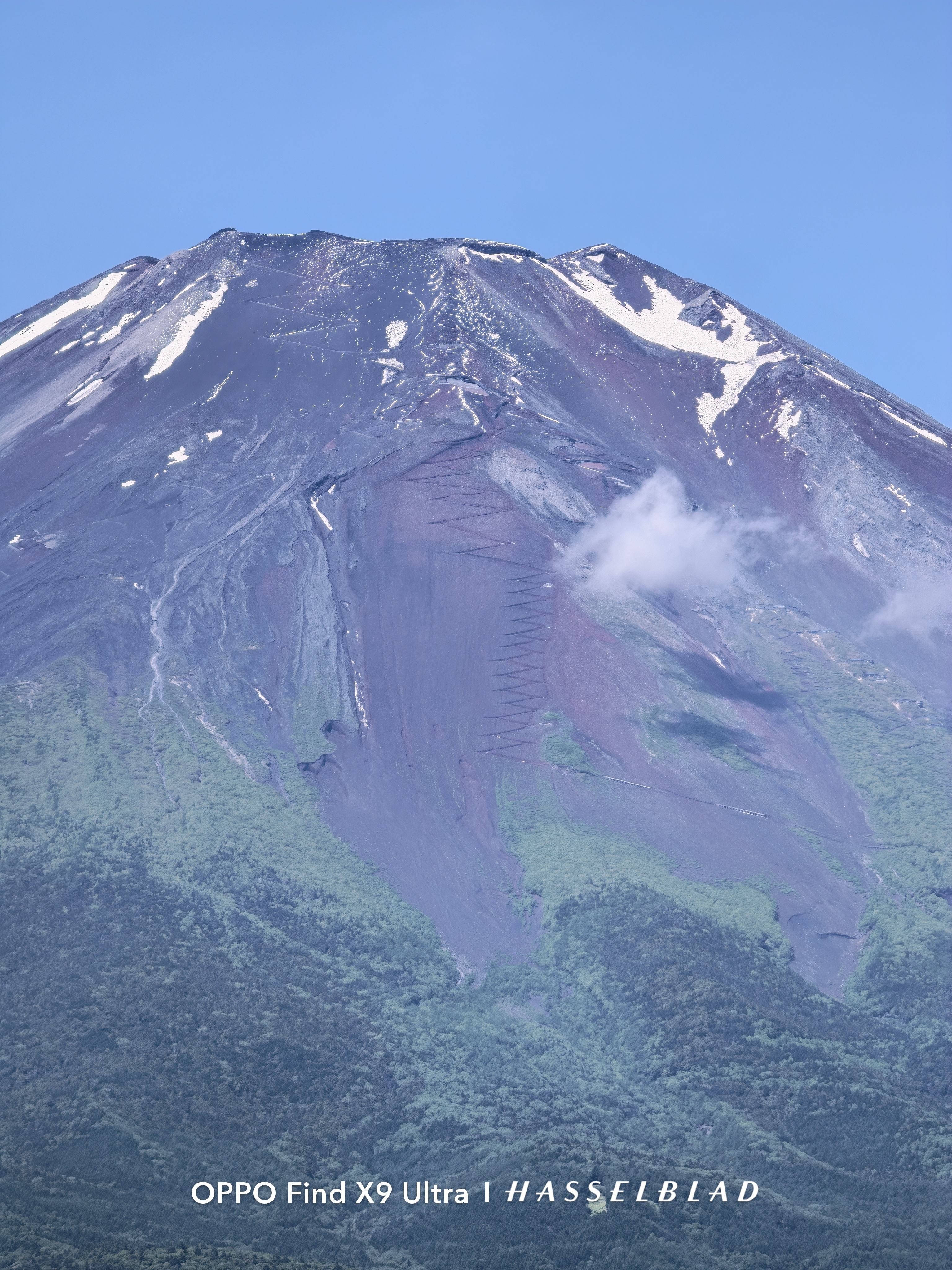 假期落地日本的第二天天气非常好本来是没打算能看到富士山顶的，没想到运气真的好，一