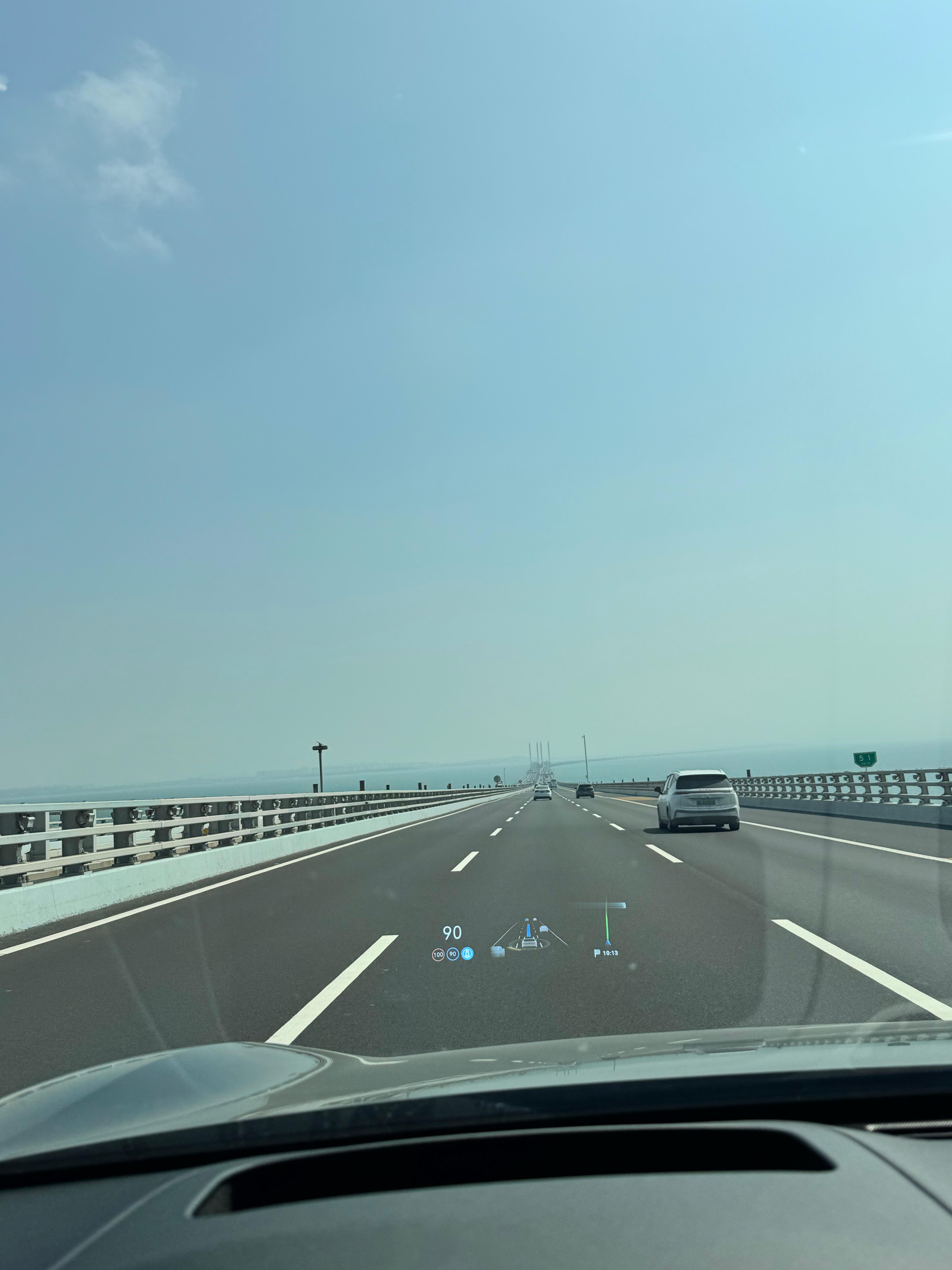 第一次开上跨海大桥，然后还知道了海底隧道是需要24h不间断抽水的，一直以为隧道就