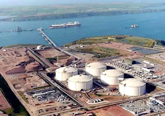 中东冲突让很多国家饱受频繁停气、气价暴涨之苦，中国却拿下了世界第二大天然气田！