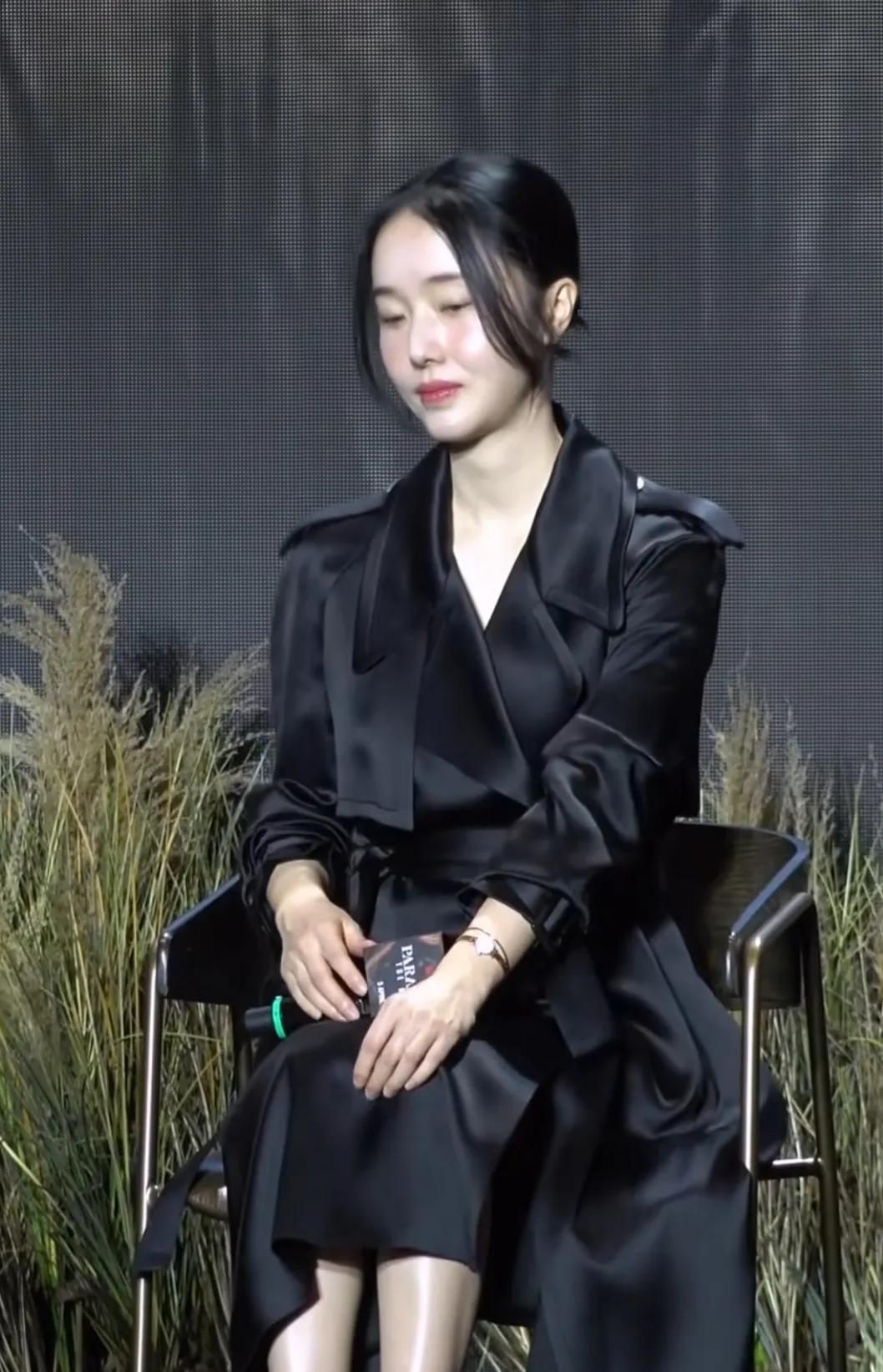 李贞贤亮相专访活动，感觉李贞贤越来越好看了！43岁状态看起来真的很好，20年前看