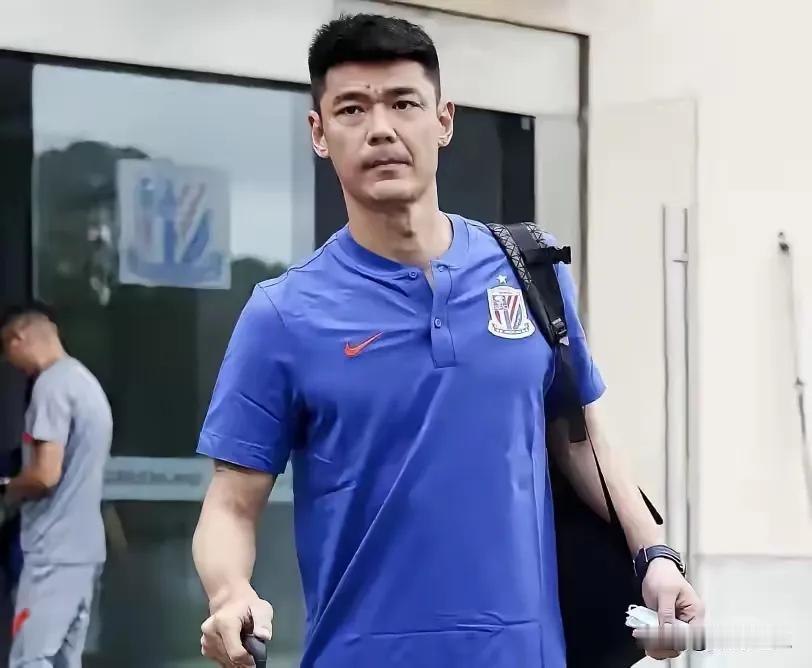 国足门神踏上“劳务维权征途”，俱乐部冷漠成焦点！

1. 曾诚毅然采取法律途径，