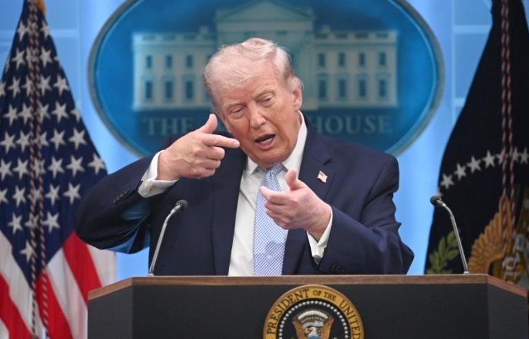 在伊朗生死存亡之际，中方在暗潮汹涌的安理会会议上，果断出手为伊朗挡刀。关键时刻的