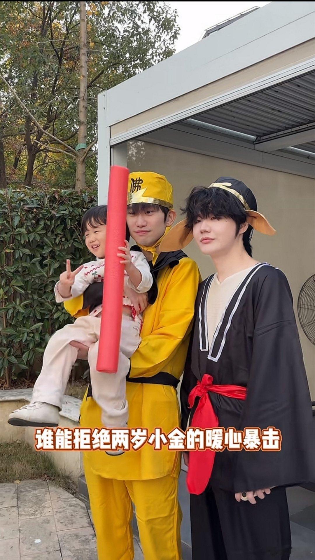 松松已经跟Doinb混成这样了嘛感觉xxssqhh指日可待英雄联盟