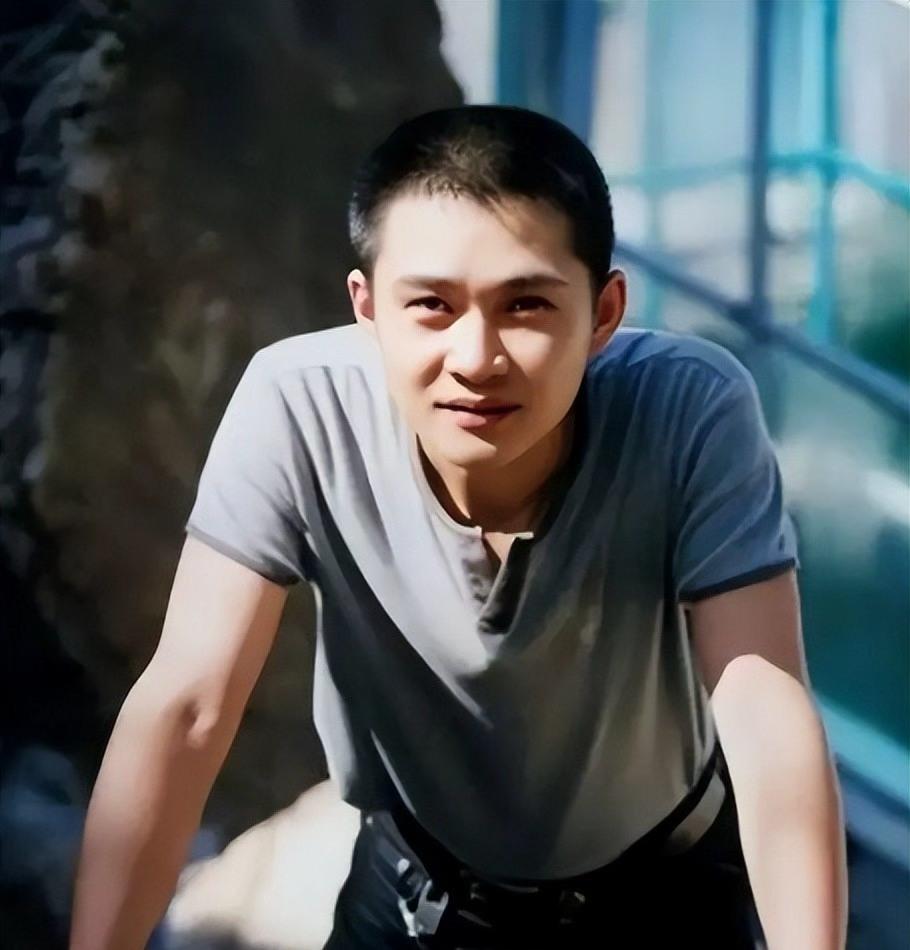 最近刷到一个演员任帅的消息，他娶了个长相普通的上海姑娘，全家人都特别疼她。这在外