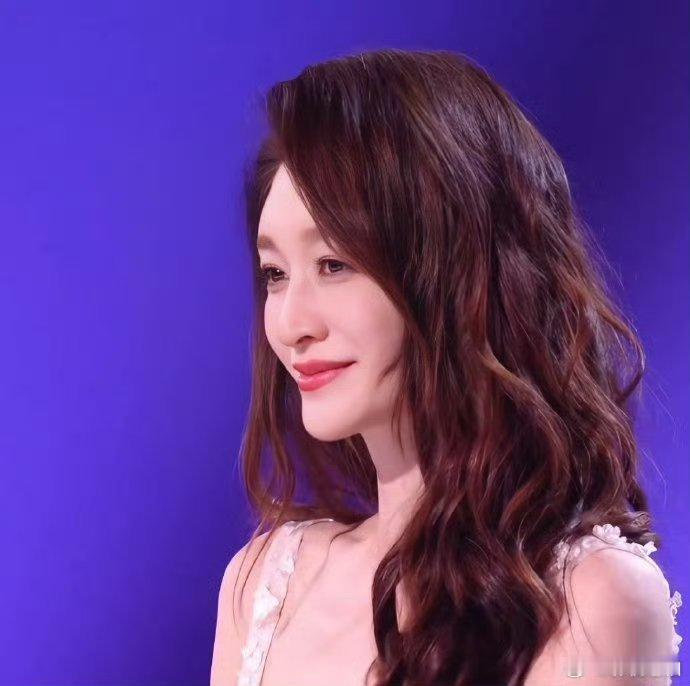 李小冉陈乔恩缘分这一块 两位便利贴女人惊喜同框，五哈遗憾错过，浪姐圆满重逢。歌声