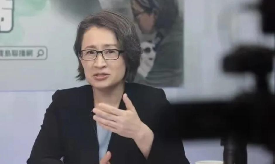 台独顽固分子萧美琴又称，大陆对台湾民意一直在干涉，而且说台湾的未来要台湾自己人决