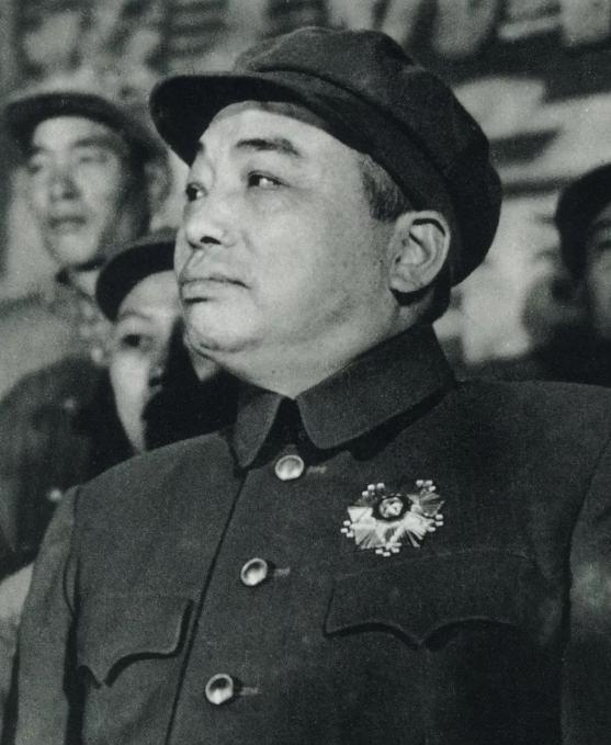 1951年， 铁原阻击战 结束后，63军军长傅崇碧陷入昏迷 ，醒来后，他看到彭德