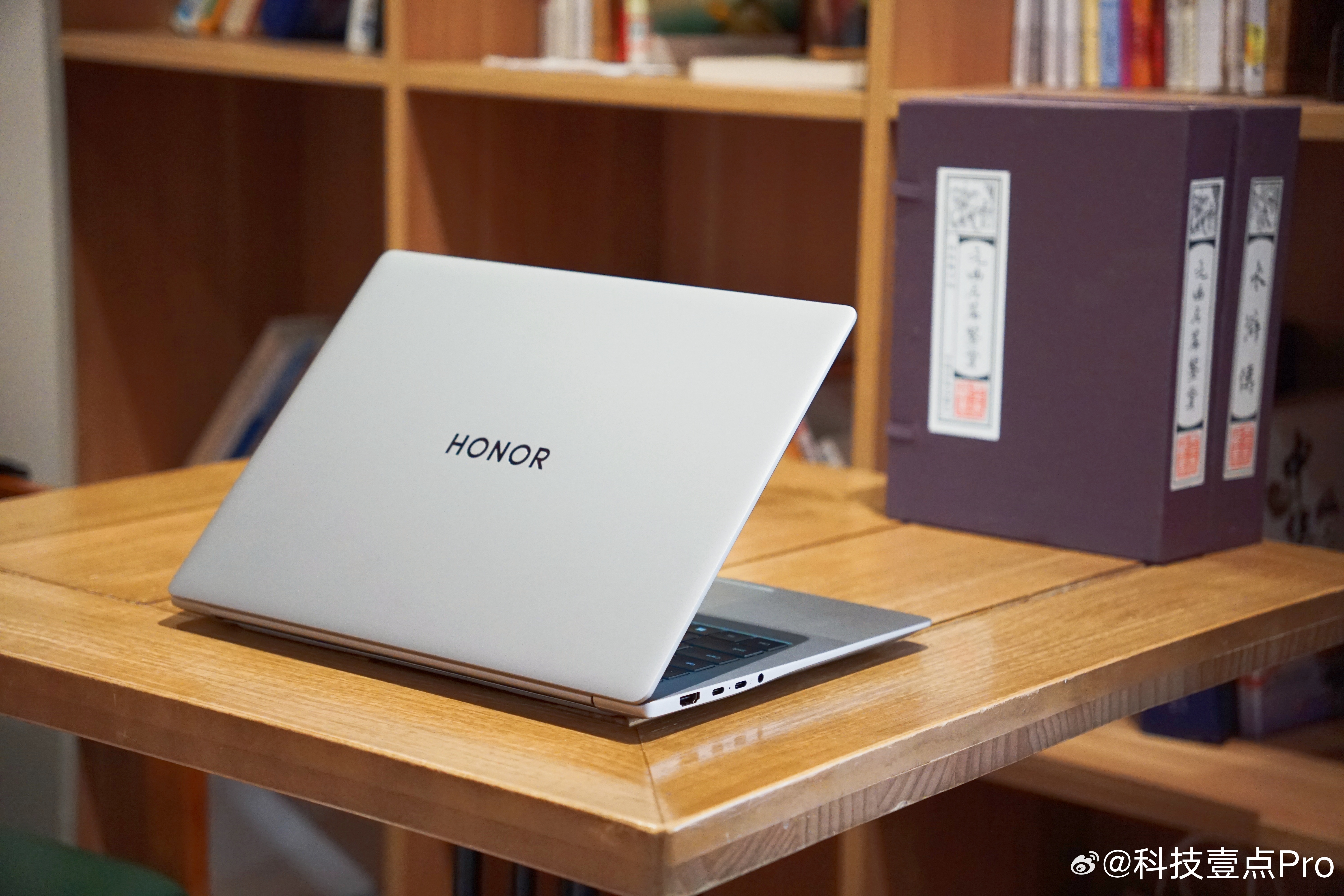 荣耀MagicBook Pro 14 2026图赏。先简单放几张照片，等后面和大