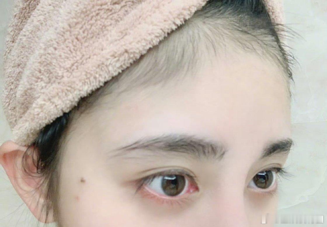 这是鞠婧祎的胎毛刘海吗？真的看起来毛茸茸的，好可爱[彩虹屁][彩虹屁]那些黑子说