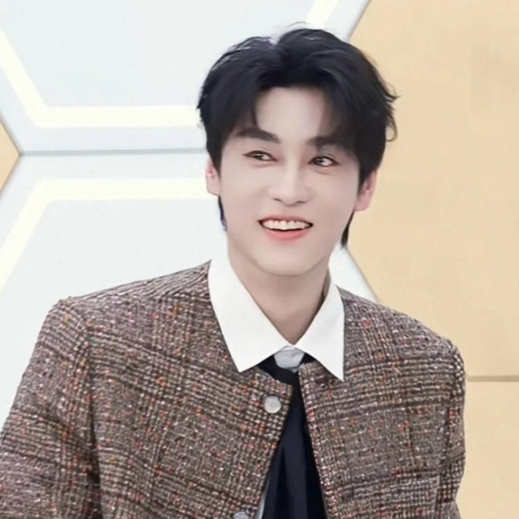 我不知道田栩宁直播长这样啥意思 ​​​