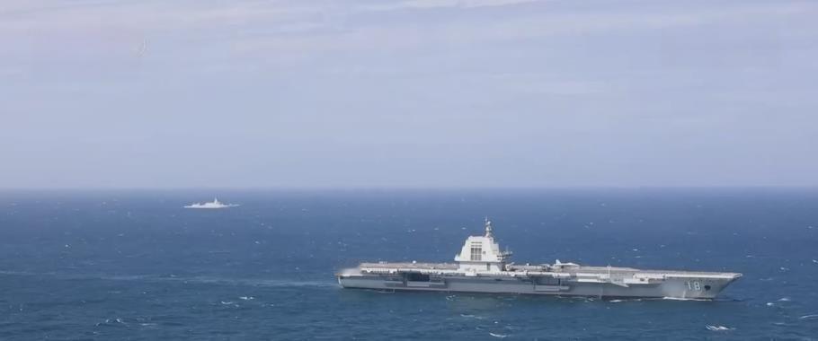 央视网消息，我国首艘电磁弹射型航母、第三艘航母福建舰于11月5日入列，近期其携延