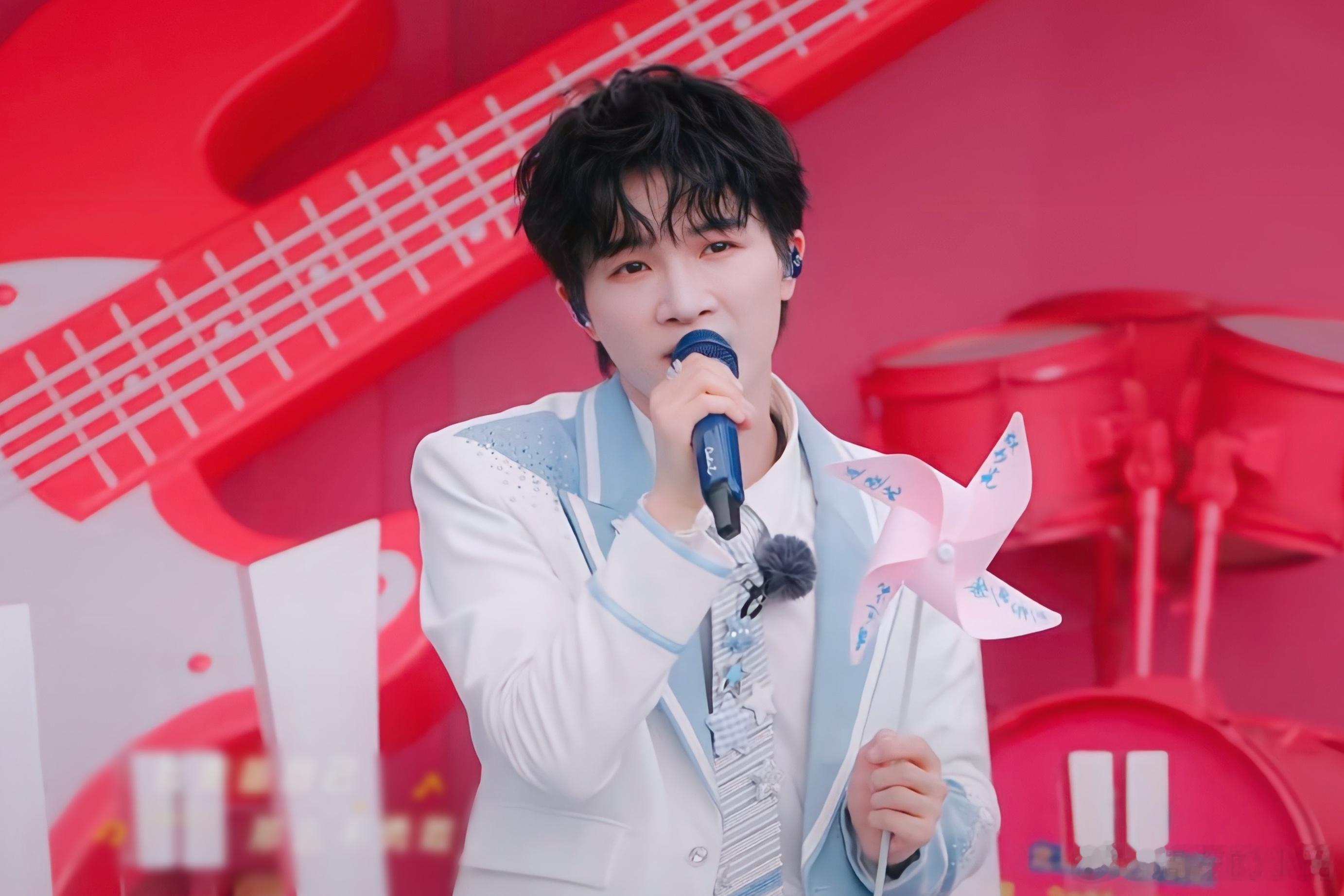 周深 周深2026深深的巡回演唱会 [音乐]周深反深代词实体专辑 【圈和米米说早