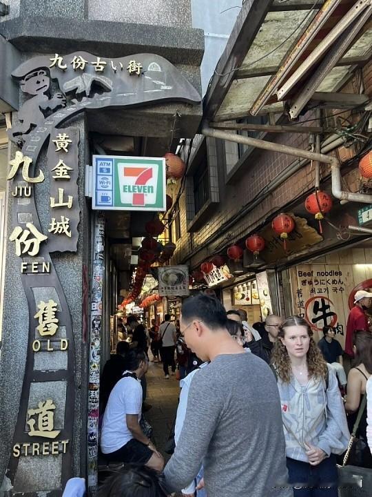 台湾地区为啥这几十年落后了，它人爱占大陆小便宜，爱薅大陆福利羊毛，爱在小岛上吱吱