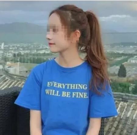 湖南长沙，15 岁女生入选协助老师招生的学生面试，让她没想到的是，面试时，副院长